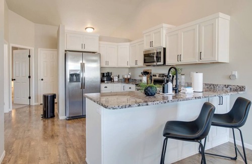 Fargo House | Deer Creek Haven · Easy Access to I29 & I94 | Family Friendly