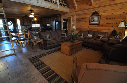 Branson Cedars Cabin | Deer Run Cabin - Private Hot tub, Loft/Game Room, 1 Mile to Thunder Ridge