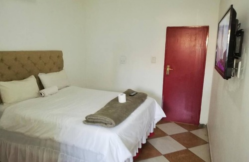 Greater Johannesburg Metropolitan Area Hotel | Defountain Guesthouse