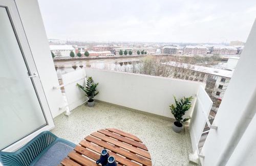 Mitte-Sud Apartment | Deichport, Innenstadt, Wasserblick, Balkon