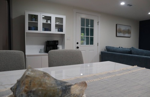 Supply House | Deja Blue at the beach! within 1.5 mile from the beach with boat parking!