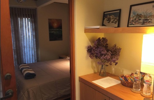 Torrey Preserve Bed & Breakfast | Del Mar - Torrey Pines Beach Getaway! Walk to Beaches, Hiking & Restaurants!