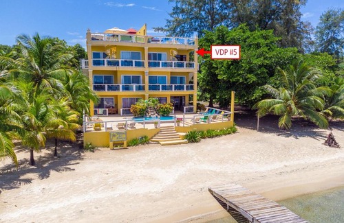 Antoneys Cay Apartment | Del Playa Penthouse #5 Condo
