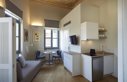 Metaxourgio Apartment | Del Taso 1850