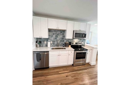 Homewood Condo | Delightful 2 BR Condo Downtown Homewood