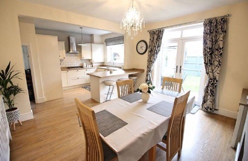 Scarborough House | Delightful 3 Bedroom Scarborough Semi
