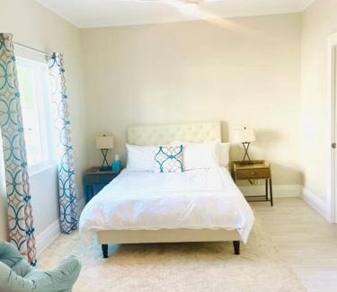 Nassau House | Delightful Cottage - 30 Secs Walk to the Beach