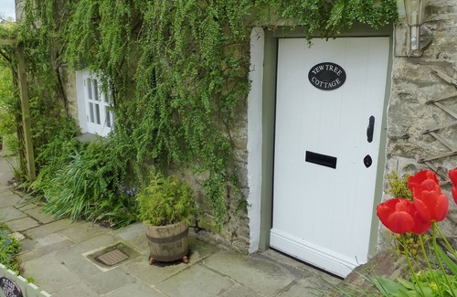 Fenny Bentley Cottage | Delightful, detached, stone cottage in Fenny Bentley, Peak District, Derbyshire
