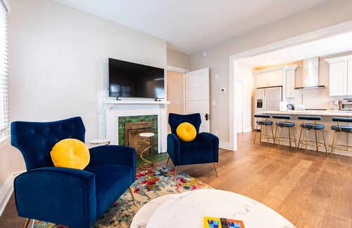 Merriwether House | Delightful Germantown Retreat: Remodeled 2BR/2BA Home