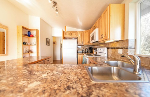 Homer House | Delightful Historic House In The Heart Of Downtown - Walk To Everything!