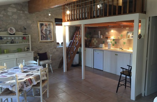 Pujols Cottage | Delightful independant property with garden in small medieval fortified citadel