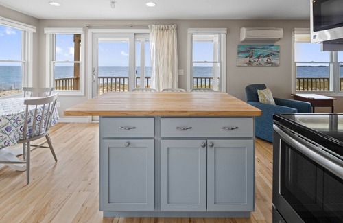 North Truro Condo | Delightful one bedroom waterfront condo with incredible views RPSH007