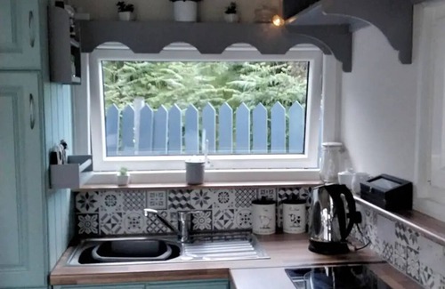 Dublin House | Delightful Tiny House with stunning views in the Dublin Mountains!nn