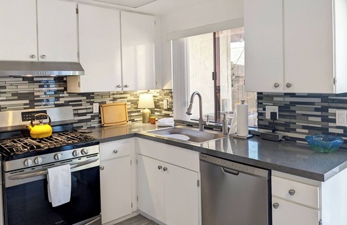 Little Tuscany House | Delightful townhome with AC in Palm Springs