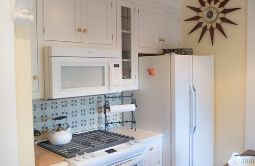 San Angelo House | Delightful Victorian home located downtown just blocks from the River Walk!