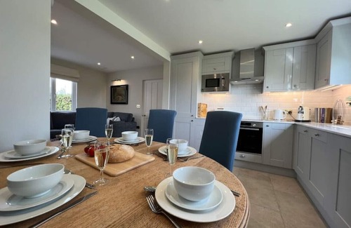 Ipswich House | Dell View - Charming & Cosy