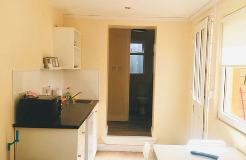Ashbourne Apartment | Delphi Cottage