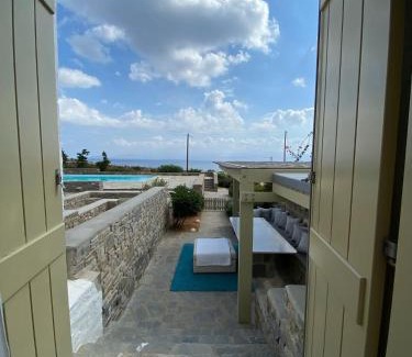 Chrissi Akti Apartment | Delta Apartment with Sea View and Pool