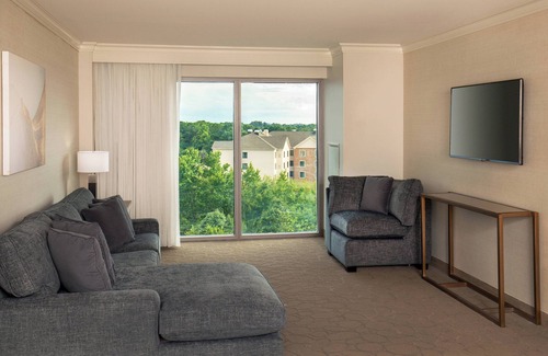 Chesapeake Hotel | Delta Hotels by Marriott Chesapeake Norfolk