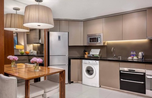 Downtown Shanghai Apartment | Deluxe 1 Bedroom Apartment at Huaihai Road Huangpu Shanghai