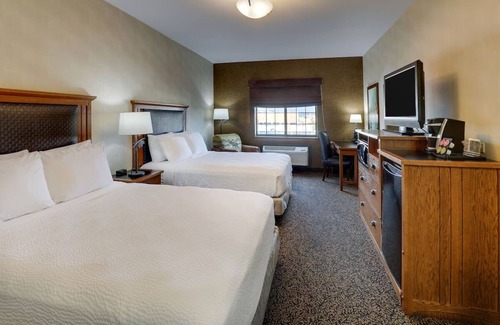 Sioux City Hotel | Deluxe 2 Queen, Stoney Creek, Cozy Rooms Near Missouri River | 3 Units