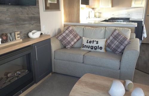 Prestonpans House | Deluxe 3 Bedroom Caravan