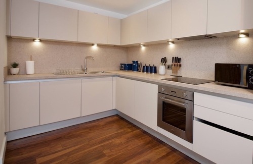 Manchester City Centre Apartment | Deluxe 3-Bedroom Spacious City Centre Apartment