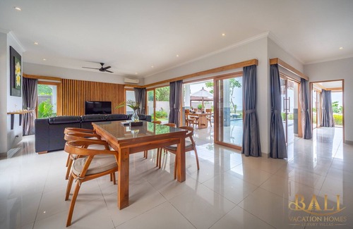 Kalisada Villa | DeLuxe 4BR villa with pool and breathtaking ocean view!