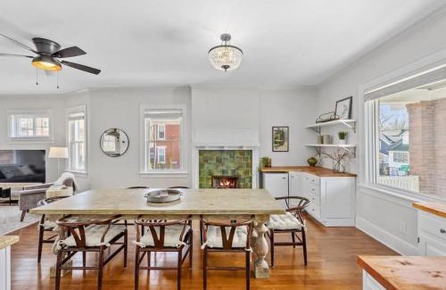Mount Auburn House | Deluxe 6 Bedroom 3 Min to Downtown w 2-car Driveway