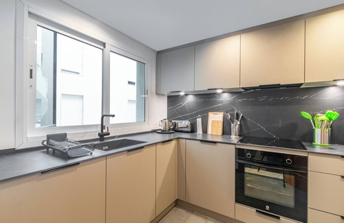 Golden Mile Apartment | Deluxe Apartment 'Gran Marbella' with Mountain View, Wi-Fi and Air Conditioning