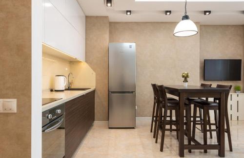 Shevchenkivs'kyi District Apartment | DeLuxe Apartment on Belorusskay Street "Silver Tower"