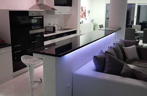 Ulcinj Apartment | Deluxe apartment with swimming pool