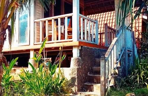 Ceningan Island Ski Chalet | Deluxe bungalow garden view