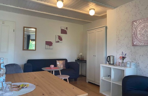 Osterholz-Scharmbeck Apartment | Deluxe double room with balcony - bed&breakfast Worpsweder Blick