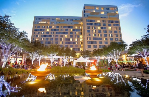 Memorial House | Deluxe Double at The Moran CityCentre, Parking, Swimming Pool!