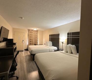 Cape Fear Hotel | Deluxe Inn - Fayetteville I-95