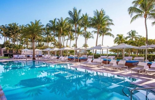 Bal Harbour Apartment | Deluxe King Room Near Atlantikos MIA