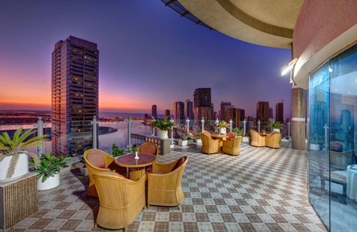 Al Khan Apartment | Deluxe King Suite Near Expo Centre Sharjah