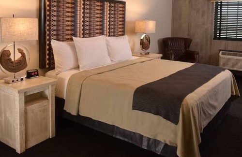 Broken Arrow Hotel | Deluxe King Suite in Stoney Creek Broken Arrow! Free On-site Parking