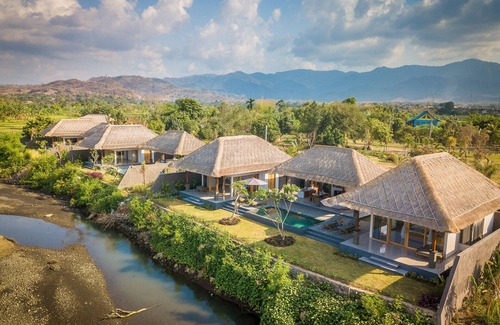 Kalisada Villa | DeLuxe Pool villa 1, one bedroom luxury villa with panoramic rice field view!