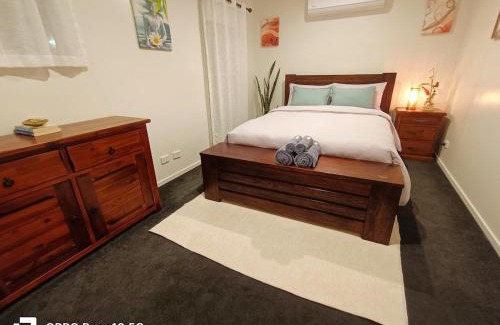 Holmview House | Deluxe Queen Room