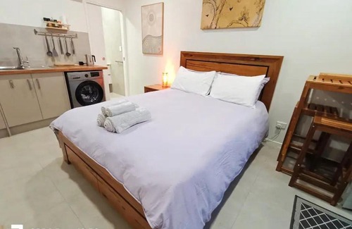 Holmview Apartment | Deluxe Queen Studio New