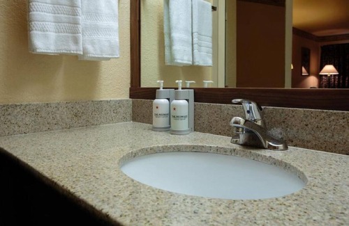 Rohnerville House | Deluxe Room 2 Queen Beds