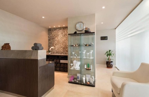 Al Zahiyah Apartment | Deluxe Room Near Bilal Mosque By Luxury Bookings