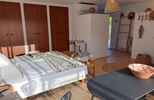 Benatrite House | Deluxe Room Santa Barbara de Nexe