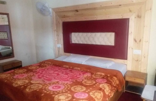 New Manali Hotel | Deluxe Rooms on Mall Road
