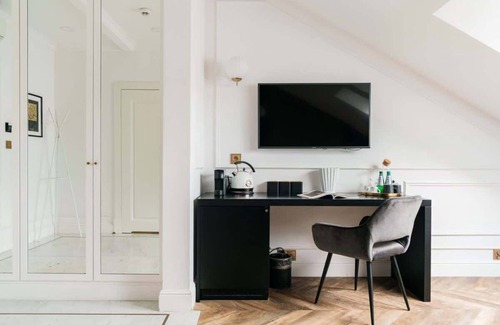 Stare Miasto Apartment | Deluxe single room with a view of the Old Town