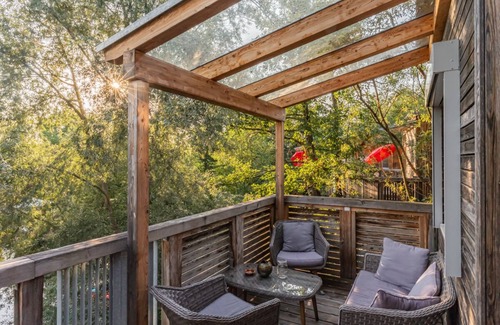 Jetzendorf Cabin | Deluxe Superior Treehouse Numbers 3 & 4