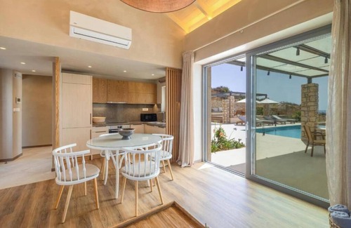 Spartia Villa | Deluxe Villa