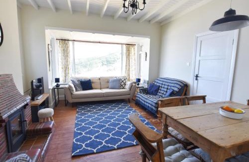 Tan-y-groes House | Delyn Aur